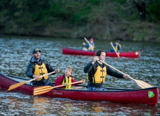 Who says you can’t paddle your own canoe? Escape to the outdoor adventure at Reflections Holiday Parks Burrinjuck Waters Reflections Canoe Hire by Valley Outdoors