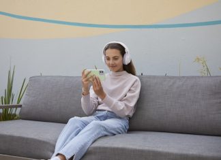 Belkin rocks back-to-school and work with sleek audio duo: Safe tunes for kids, premium sound for you Belkin Soundform Headsets