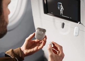 Parisian promenade, budget-friendly adventure supercharged by Twelve South TwelveSouth | Travel Accessories